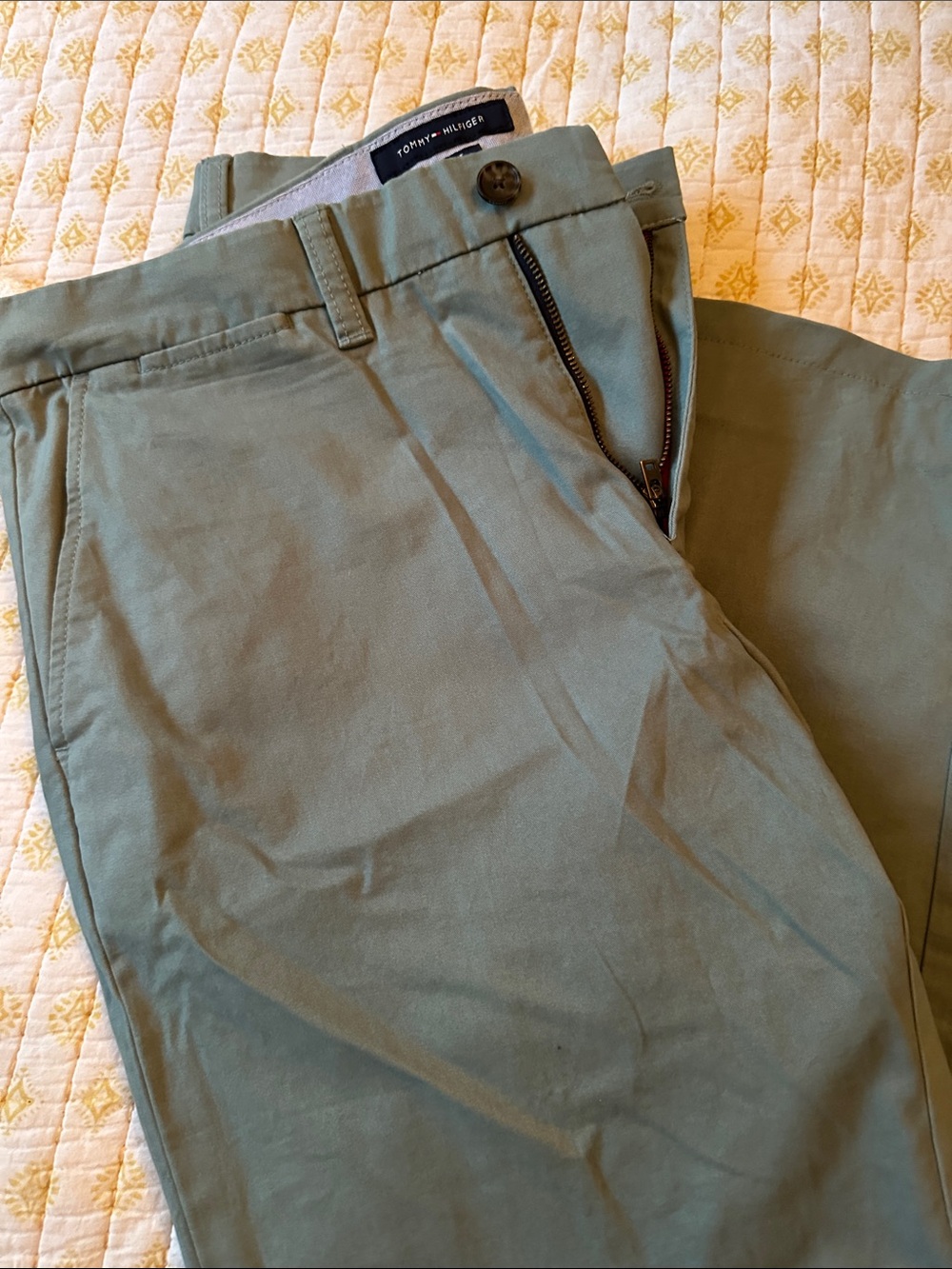 Tommy Hilfiger Men's Olive Chino Pants